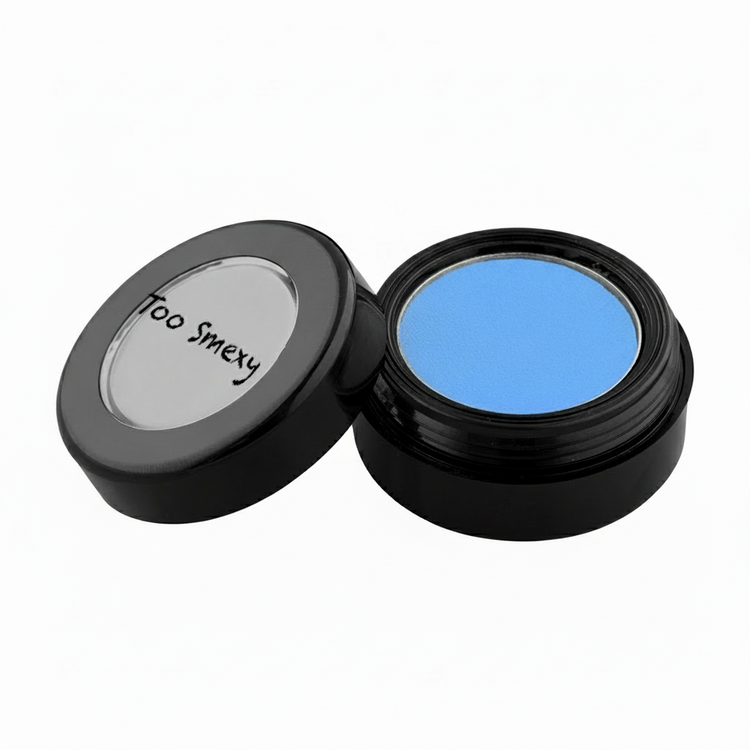 viaGlamour image of a extreme-eyeshadow