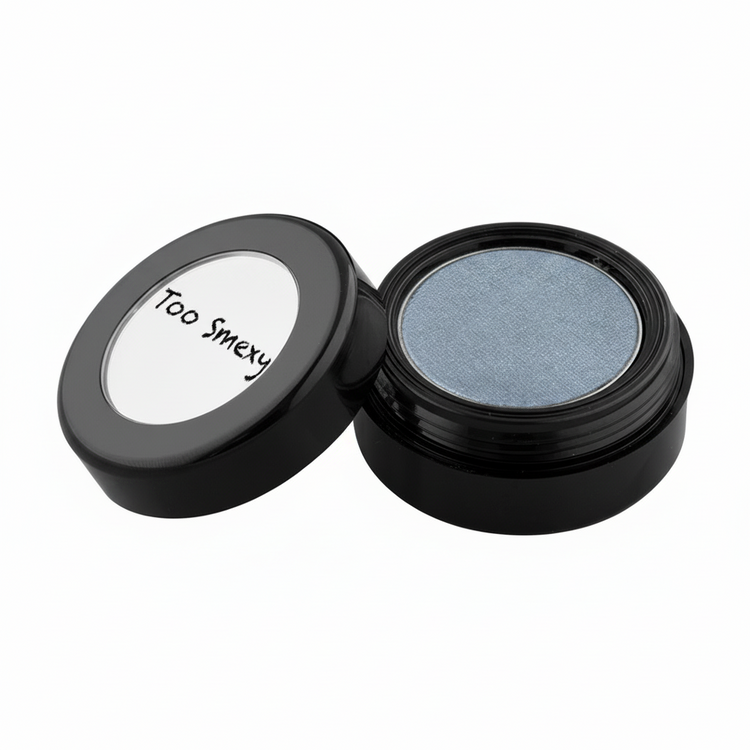 viaGlamour image of a extreme-eyeshadow